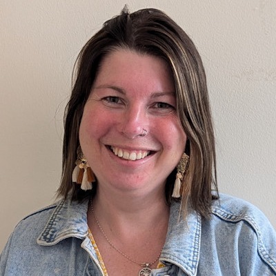 Lizzie*Wellbeing Navigator and Money Mentor